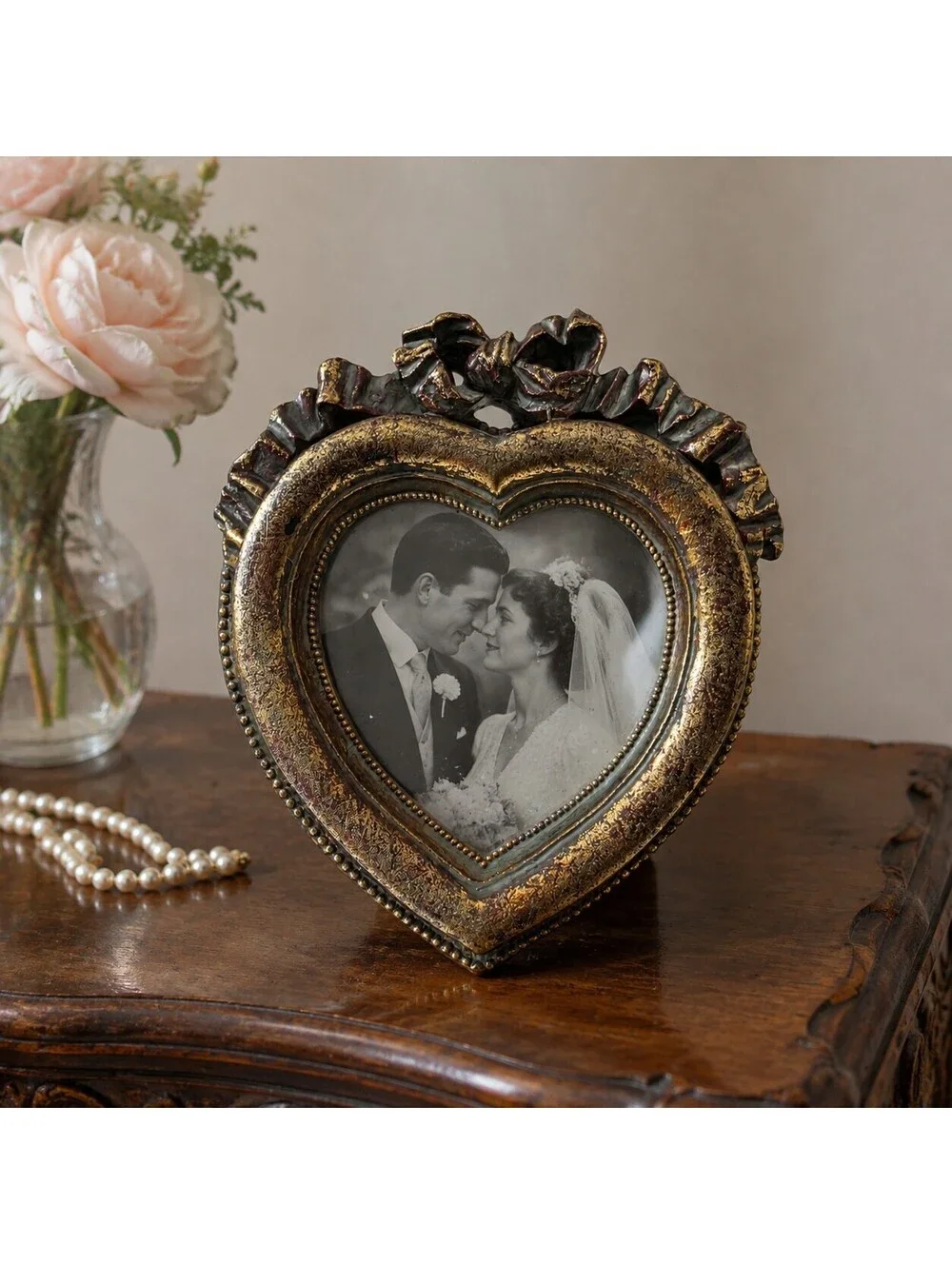 Vintage Ornate Gold Heart Picture Frame Resin Bow Tabletop Decor